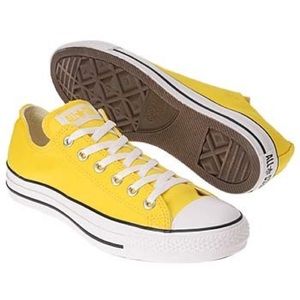 Converse Chuck Taylor All Star Ox in Yellow, size 7